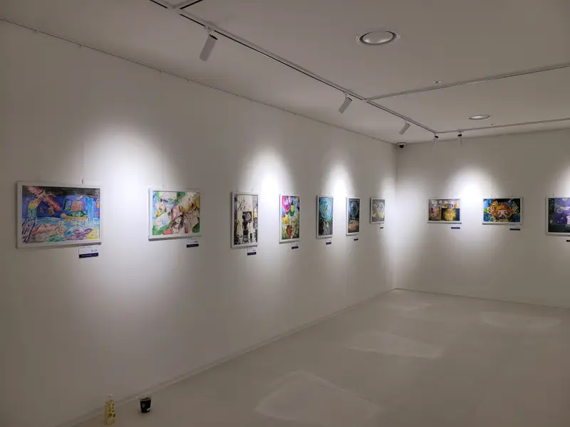 전시장 벽 전체 시공 사진