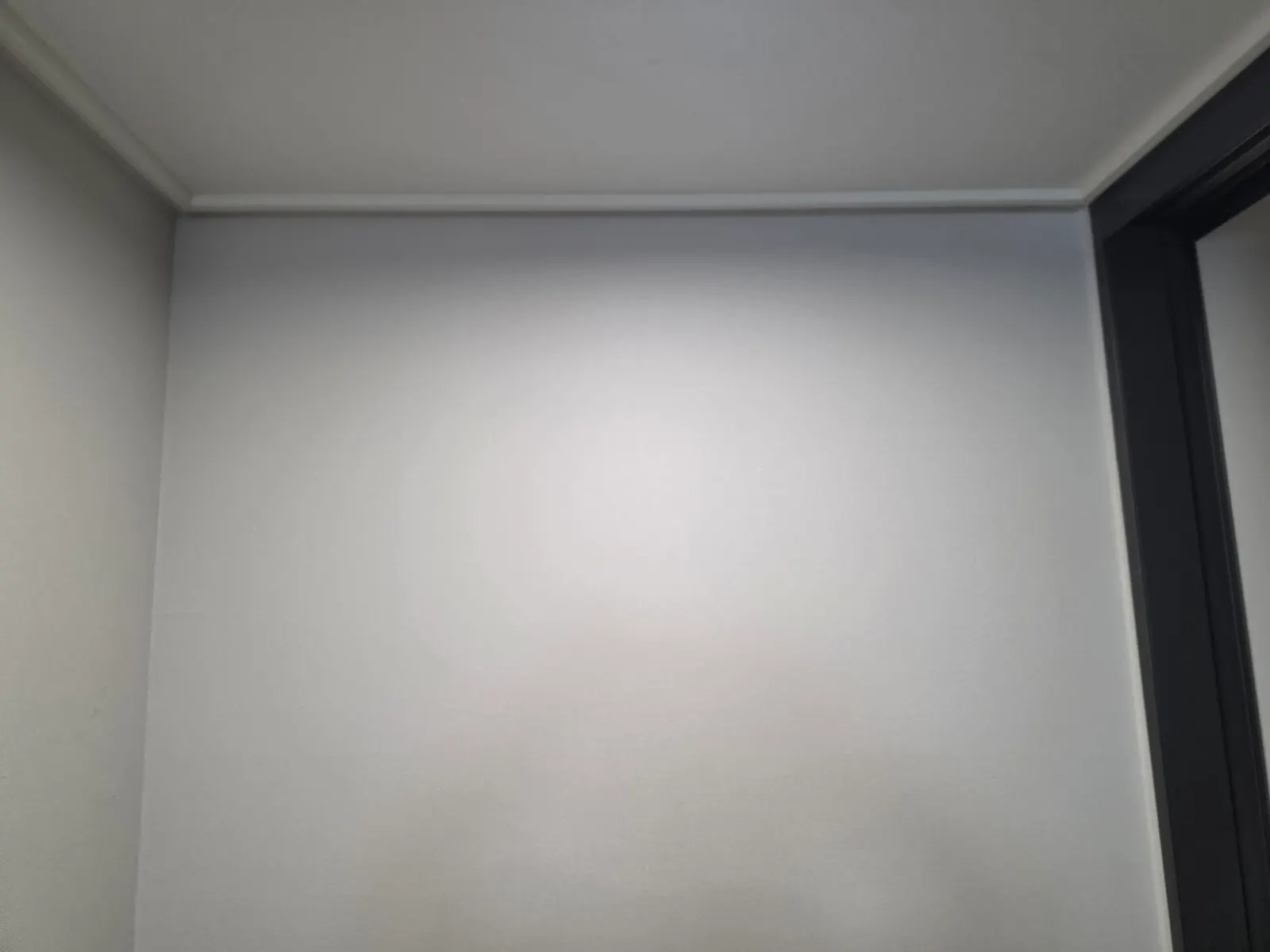 가족사진, 가운데 크게 양옆에 작게 설치 사진 1