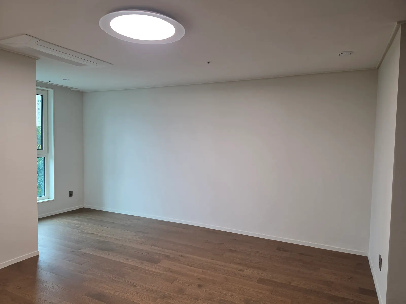 그림은 나중에, 레일만 먼저 설치 사진 2